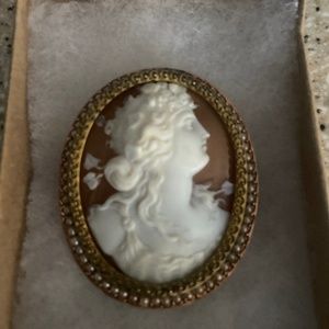 Cameo Broach